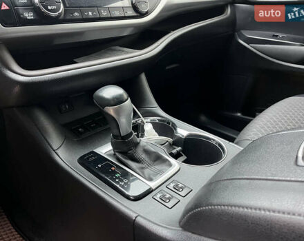 Чорний Тойота Хайлендер, об'ємом двигуна 2.67 л та пробігом 195 тис. км за 16999 $, фото 17 на Automoto.ua