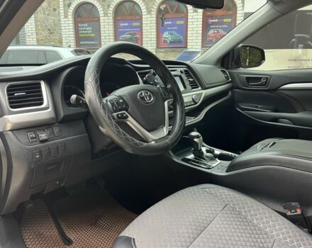 Чорний Тойота Хайлендер, об'ємом двигуна 2.7 л та пробігом 195 тис. км за 16999 $, фото 11 на Automoto.ua