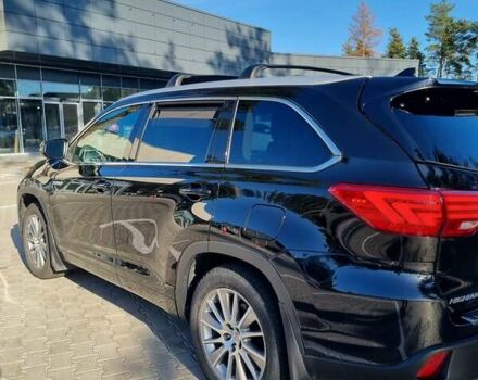 Черный Тойота Хайлендер, объемом двигателя 3.46 л и пробегом 98 тыс. км за 27000 $, фото 1 на Automoto.ua