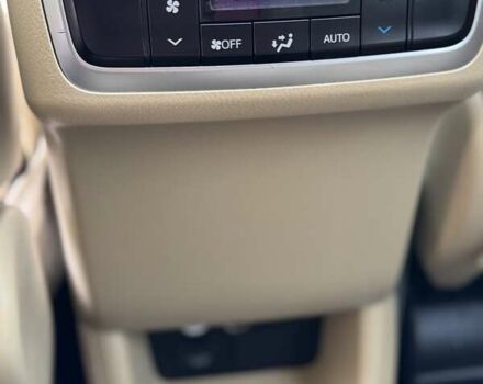 Черный Тойота Хайлендер, объемом двигателя 3.5 л и пробегом 180 тыс. км за 23500 $, фото 18 на Automoto.ua