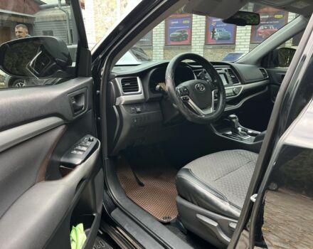 Чорний Тойота Хайлендер, об'ємом двигуна 2.7 л та пробігом 195 тис. км за 16999 $, фото 9 на Automoto.ua