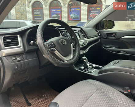 Чорний Тойота Хайлендер, об'ємом двигуна 2.67 л та пробігом 195 тис. км за 16999 $, фото 12 на Automoto.ua
