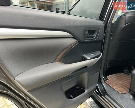 Чорний Тойота Хайлендер, об'ємом двигуна 2.67 л та пробігом 195 тис. км за 16999 $, фото 19 на Automoto.ua
