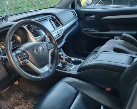 Черный Тойота Хайлендер, объемом двигателя 3.46 л и пробегом 98 тыс. км за 27000 $, фото 5 на Automoto.ua