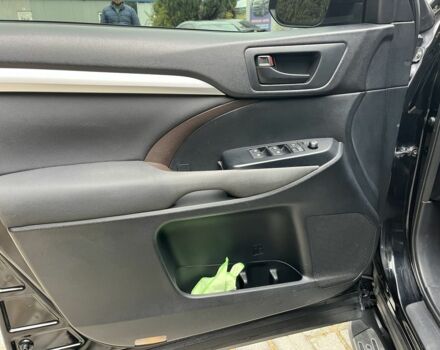 Чорний Тойота Хайлендер, об'ємом двигуна 2.7 л та пробігом 195 тис. км за 16999 $, фото 10 на Automoto.ua