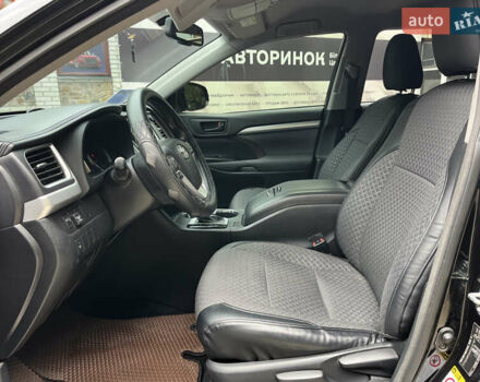 Чорний Тойота Хайлендер, об'ємом двигуна 2.67 л та пробігом 195 тис. км за 16999 $, фото 13 на Automoto.ua