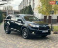 Черный Тойота Хайлендер, объемом двигателя 3.5 л и пробегом 179 тыс. км за 25900 $, фото 1 на Automoto.ua