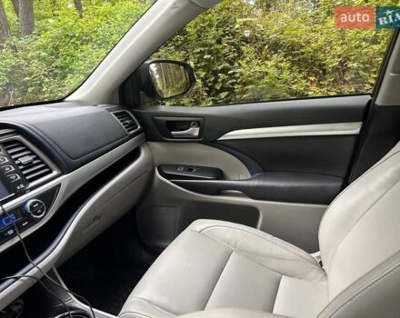 Черный Тойота Хайлендер, объемом двигателя 3.46 л и пробегом 107 тыс. км за 25800 $, фото 17 на Automoto.ua