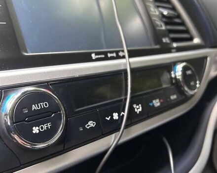 Черный Тойота Хайлендер, объемом двигателя 3.46 л и пробегом 107 тыс. км за 25800 $, фото 31 на Automoto.ua