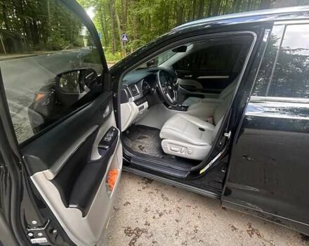 Черный Тойота Хайлендер, объемом двигателя 3.46 л и пробегом 107 тыс. км за 25800 $, фото 8 на Automoto.ua