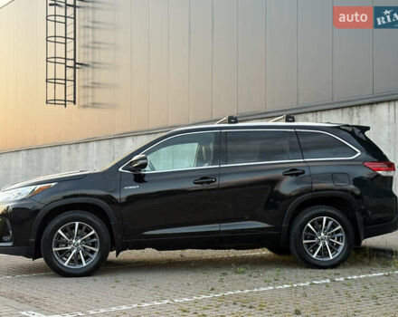 Черный Тойота Хайлендер, объемом двигателя 3.46 л и пробегом 123 тыс. км за 27000 $, фото 3 на Automoto.ua