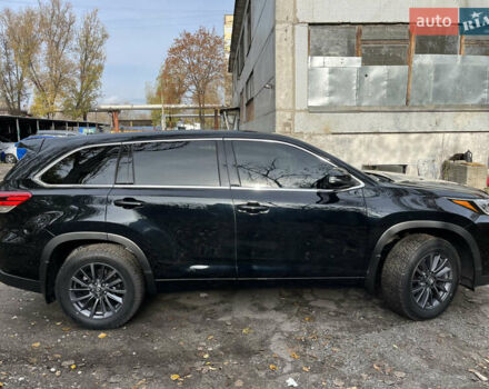 Черный Тойота Хайлендер, объемом двигателя 2.67 л и пробегом 106 тыс. км за 27000 $, фото 6 на Automoto.ua