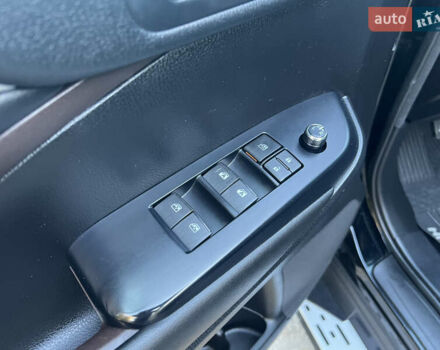 Черный Тойота Хайлендер, объемом двигателя 3.46 л и пробегом 200 тыс. км за 24500 $, фото 37 на Automoto.ua