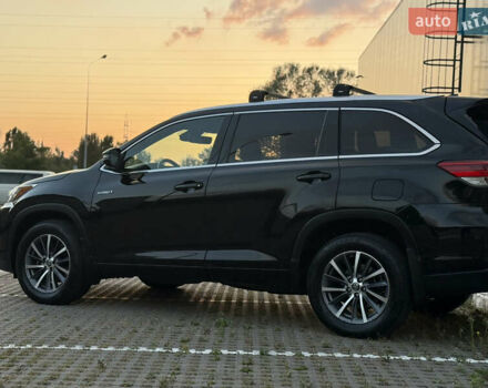 Черный Тойота Хайлендер, объемом двигателя 3.46 л и пробегом 123 тыс. км за 27000 $, фото 4 на Automoto.ua