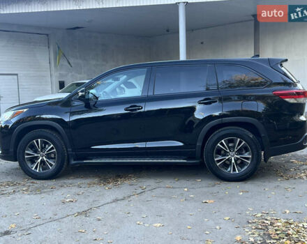Черный Тойота Хайлендер, объемом двигателя 3.46 л и пробегом 200 тыс. км за 24500 $, фото 11 на Automoto.ua