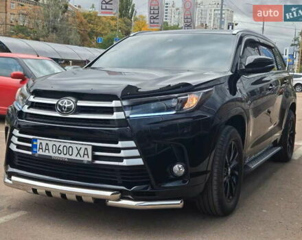 Черный Тойота Хайлендер, объемом двигателя 3.5 л и пробегом 110 тыс. км за 29200 $, фото 2 на Automoto.ua
