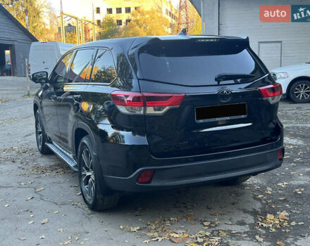 Черный Тойота Хайлендер, объемом двигателя 3.46 л и пробегом 200 тыс. км за 24500 $, фото 22 на Automoto.ua