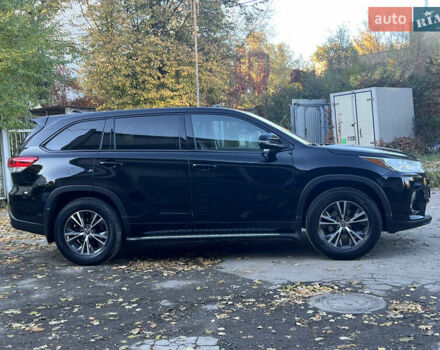 Черный Тойота Хайлендер, объемом двигателя 3.46 л и пробегом 200 тыс. км за 24500 $, фото 2 на Automoto.ua