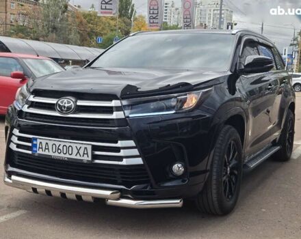 Чорний Тойота Хайлендер, об'ємом двигуна 3.5 л та пробігом 110 тис. км за 31300 $, фото 1 на Automoto.ua