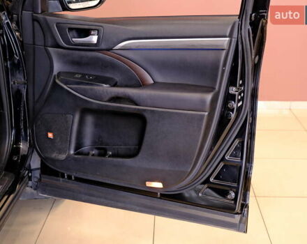 Чорний Тойота Хайлендер, об'ємом двигуна 3.5 л та пробігом 164 тис. км за 25900 $, фото 47 на Automoto.ua