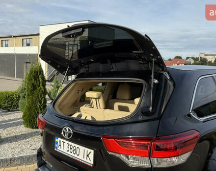 Черный Тойота Хайлендер, объемом двигателя 3.46 л и пробегом 394 тыс. км за 27800 $, фото 10 на Automoto.ua