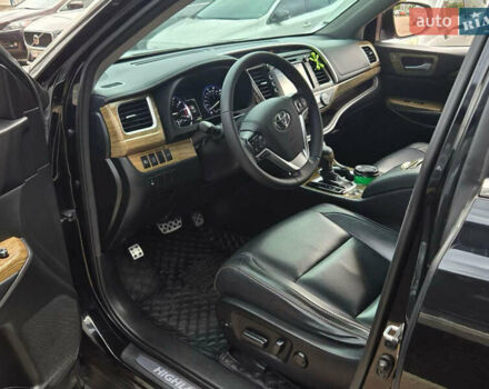 Черный Тойота Хайлендер, объемом двигателя 3.5 л и пробегом 110 тыс. км за 29200 $, фото 13 на Automoto.ua