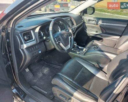 Тойота Хайлендер 2017 в Днепре (Днепропетровске) на Automoto.ua Черный Тойота Хайлендер, объемом двигателя 3.5 л и пробегом 155 тыс. км за 33700 $, фото 6 на Automoto.ua