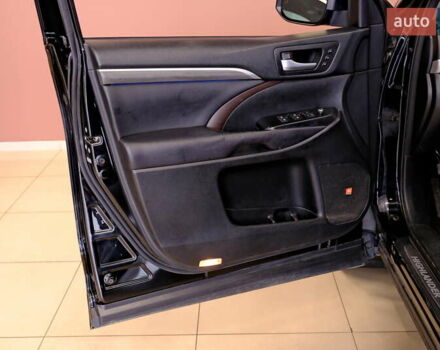 Чорний Тойота Хайлендер, об'ємом двигуна 3.5 л та пробігом 164 тис. км за 25900 $, фото 32 на Automoto.ua