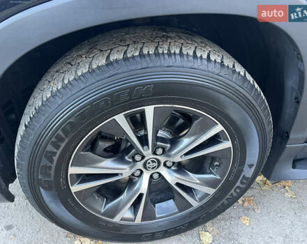 Черный Тойота Хайлендер, объемом двигателя 3.46 л и пробегом 200 тыс. км за 24500 $, фото 28 на Automoto.ua