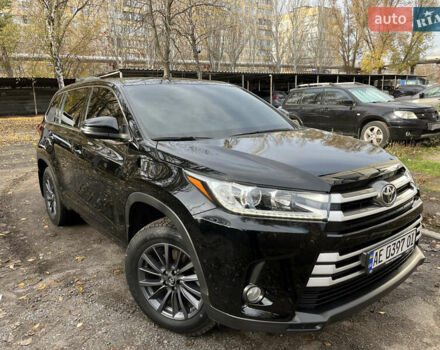 Черный Тойота Хайлендер, объемом двигателя 2.67 л и пробегом 106 тыс. км за 27000 $, фото 1 на Automoto.ua