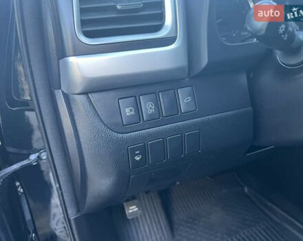 Черный Тойота Хайлендер, объемом двигателя 3.46 л и пробегом 200 тыс. км за 24500 $, фото 39 на Automoto.ua