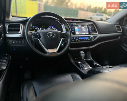 Черный Тойота Хайлендер, объемом двигателя 3.46 л и пробегом 123 тыс. км за 27000 $, фото 31 на Automoto.ua