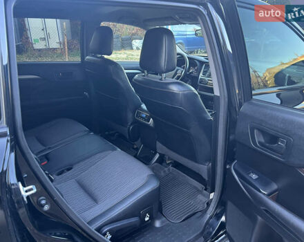 Черный Тойота Хайлендер, объемом двигателя 3.46 л и пробегом 200 тыс. км за 24500 $, фото 53 на Automoto.ua