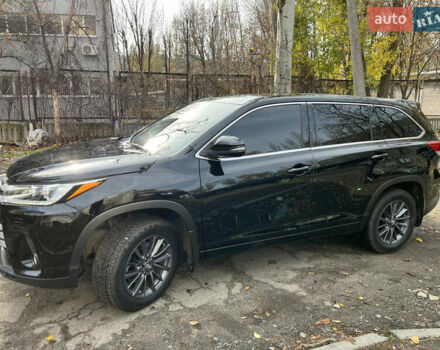 Черный Тойота Хайлендер, объемом двигателя 2.67 л и пробегом 106 тыс. км за 27000 $, фото 2 на Automoto.ua