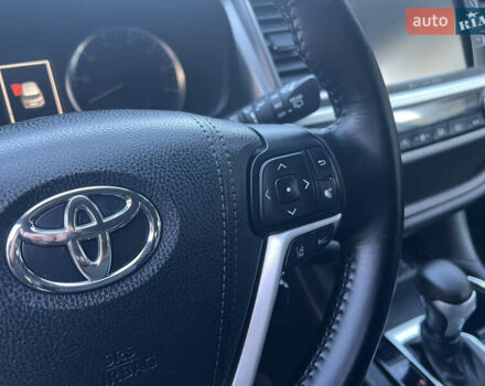 Черный Тойота Хайлендер, объемом двигателя 3.46 л и пробегом 200 тыс. км за 24500 $, фото 41 на Automoto.ua