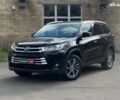 Черный Тойота Хайлендер, объемом двигателя 3.5 л и пробегом 225 тыс. км за 25990 $, фото 1 на Automoto.ua