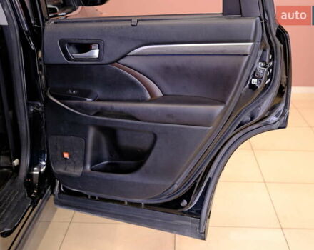 Чорний Тойота Хайлендер, об'ємом двигуна 3.5 л та пробігом 164 тис. км за 25900 $, фото 41 на Automoto.ua