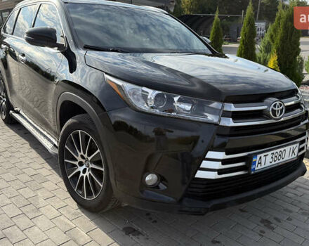 Черный Тойота Хайлендер, объемом двигателя 3.46 л и пробегом 394 тыс. км за 27800 $, фото 3 на Automoto.ua