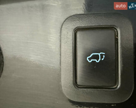 Черный Тойота Хайлендер, объемом двигателя 3.46 л и пробегом 123 тыс. км за 27000 $, фото 11 на Automoto.ua