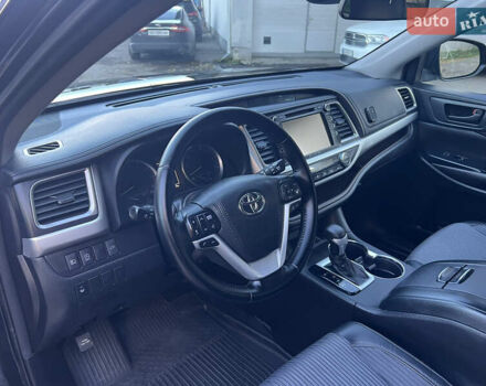 Черный Тойота Хайлендер, объемом двигателя 3.46 л и пробегом 200 тыс. км за 24500 $, фото 38 на Automoto.ua