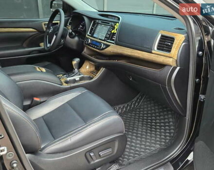 Черный Тойота Хайлендер, объемом двигателя 3.5 л и пробегом 110 тыс. км за 29200 $, фото 19 на Automoto.ua