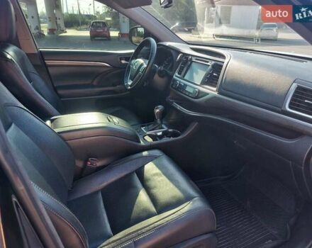 Тойота Хайлендер 2017 в Днепре (Днепропетровске) на Automoto.ua Черный Тойота Хайлендер, объемом двигателя 3.5 л и пробегом 155 тыс. км за 33700 $, фото 7 на Automoto.ua