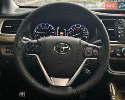 Черный Тойота Хайлендер, объемом двигателя 3.5 л и пробегом 110 тыс. км за 29200 $, фото 24 на Automoto.ua