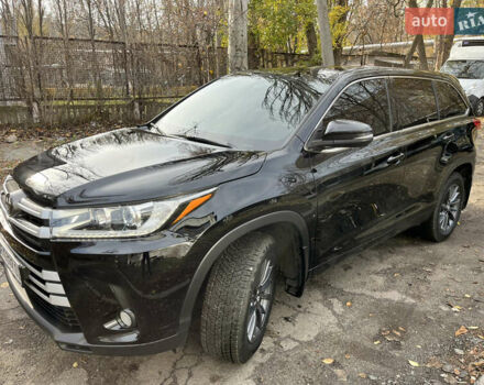 Черный Тойота Хайлендер, объемом двигателя 2.67 л и пробегом 106 тыс. км за 27000 $, фото 3 на Automoto.ua