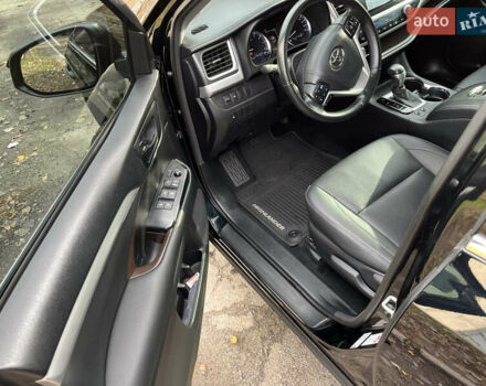 Черный Тойота Хайлендер, объемом двигателя 2.67 л и пробегом 106 тыс. км за 27000 $, фото 12 на Automoto.ua