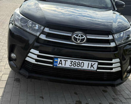 Черный Тойота Хайлендер, объемом двигателя 3.46 л и пробегом 394 тыс. км за 27800 $, фото 2 на Automoto.ua
