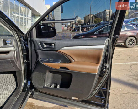 Черный Тойота Хайлендер, объемом двигателя 3.5 л и пробегом 49 тыс. км за 20900 $, фото 27 на Automoto.ua