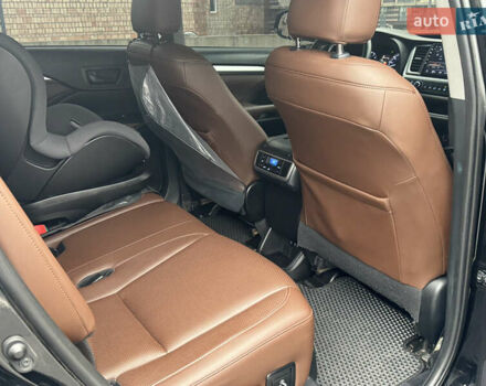 Черный Тойота Хайлендер, объемом двигателя 3.46 л и пробегом 49 тыс. км за 21700 $, фото 23 на Automoto.ua