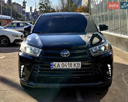 Черный Тойота Хайлендер, объемом двигателя 3.46 л и пробегом 49 тыс. км за 23700 $, фото 2 на Automoto.ua