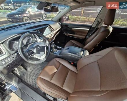 Черный Тойота Хайлендер, объемом двигателя 3.46 л и пробегом 49 тыс. км за 23700 $, фото 8 на Automoto.ua